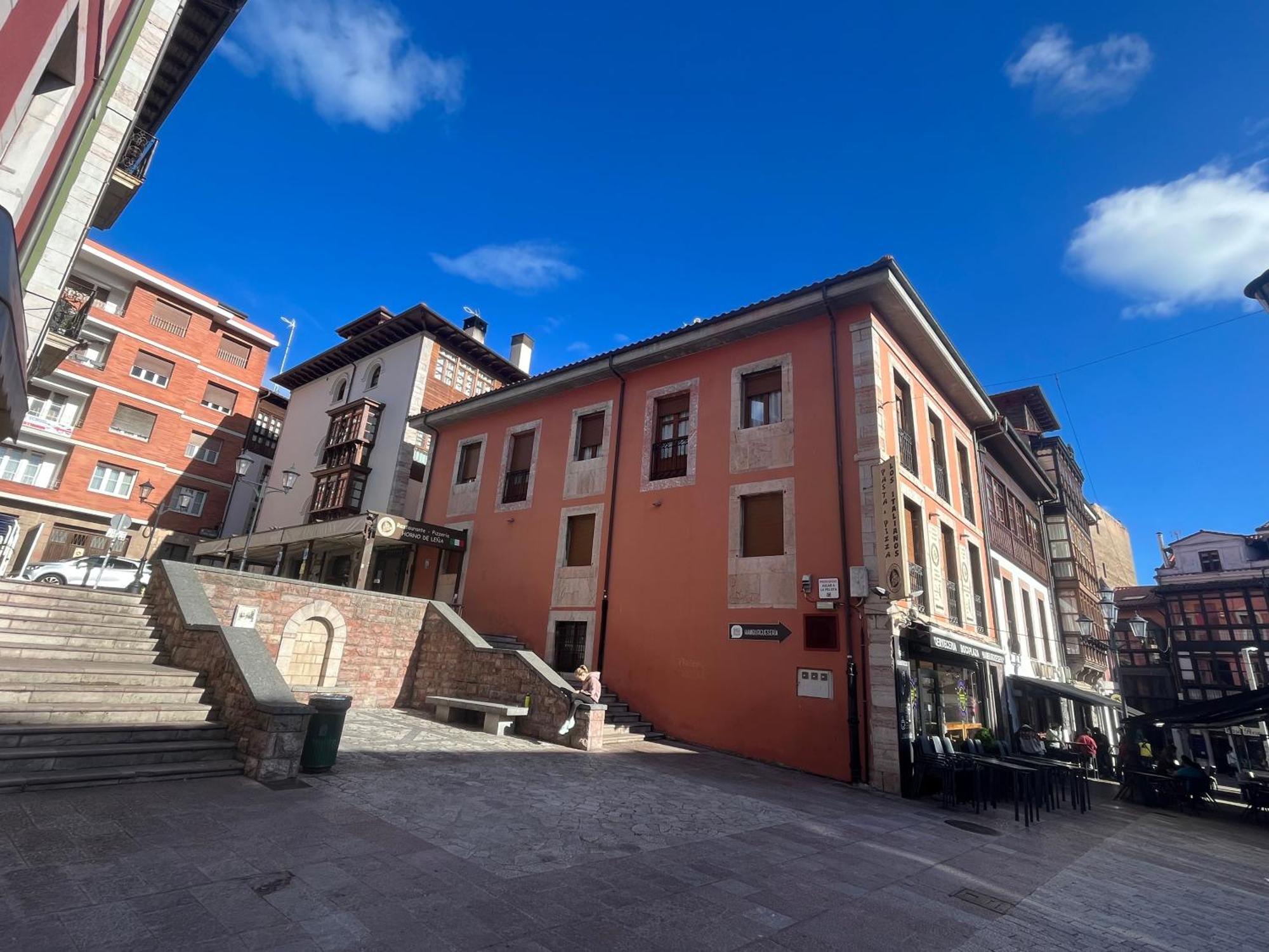 Apartamentosarturo Llanes Laplaza Atico Centrico Exterior photo